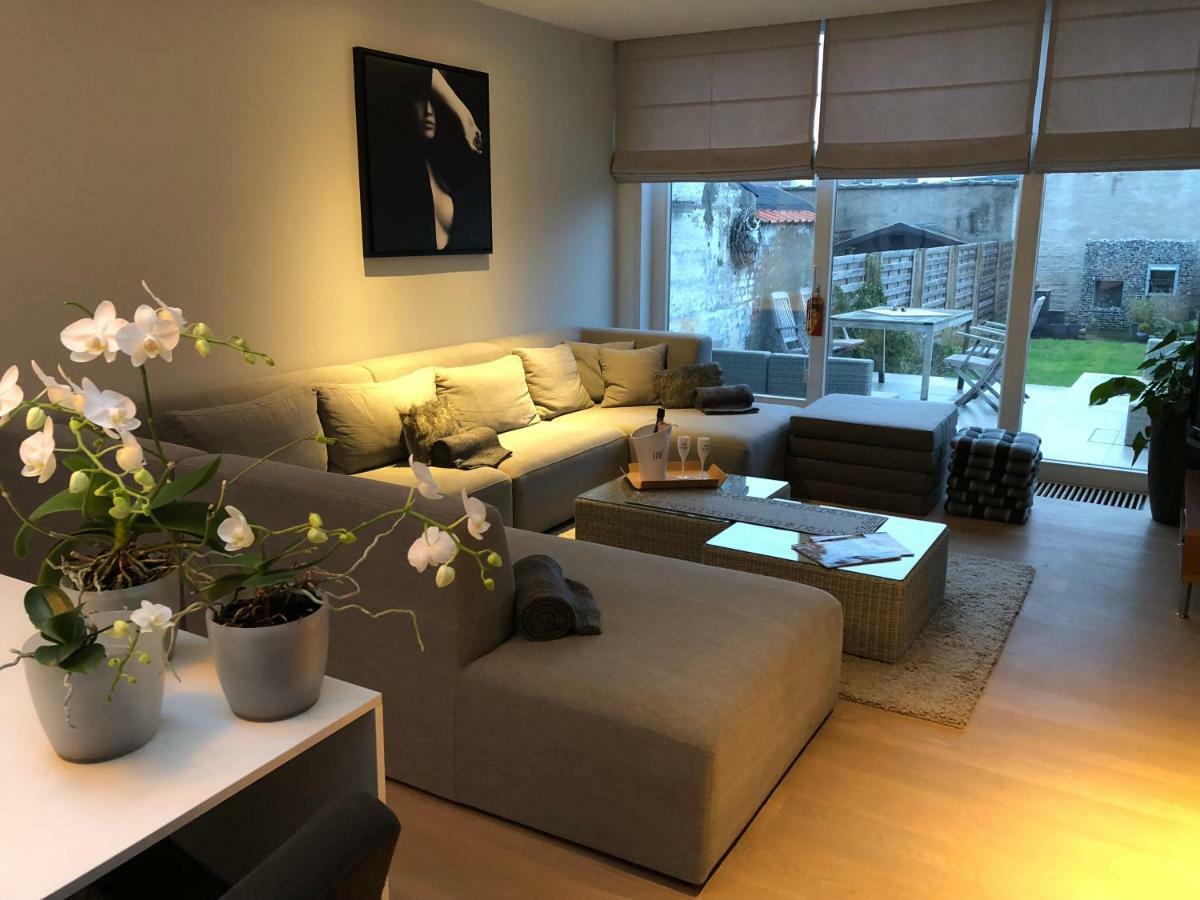 Cosy Comfort Modern Couple Privacy Walking Distance Center Kitchen Terrace Garden Appartamento Bruges